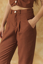 Cargar imagen en el visor de la galería, Pantalón Artemisa Marrón Segunda