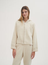 Cargar imagen en el visor de la galería, Campera Must