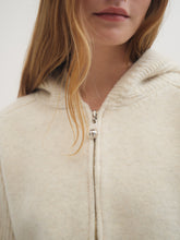 Cargar imagen en el visor de la galería, Campera Must