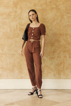 Cargar imagen en el visor de la galería, Pantalón Artemisa Marrón Segunda