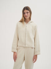 Cargar imagen en el visor de la galería, Campera Must